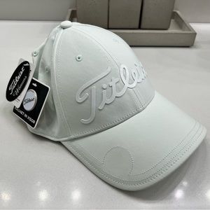 Titleist women’s golf hat NWT